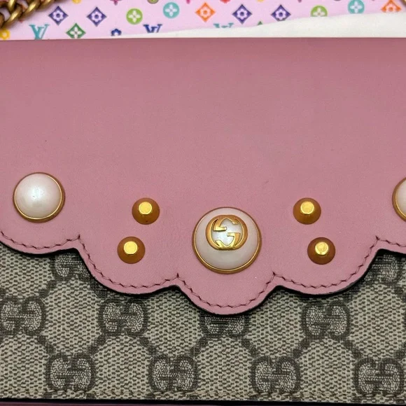 Gucci Supreme Limited Edition WOC Pearly Flap - Picture 3 of 12